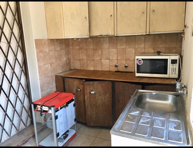 986M² APARTMENT BLOCK FOR SALE IN POLOKWANE CENTRAL